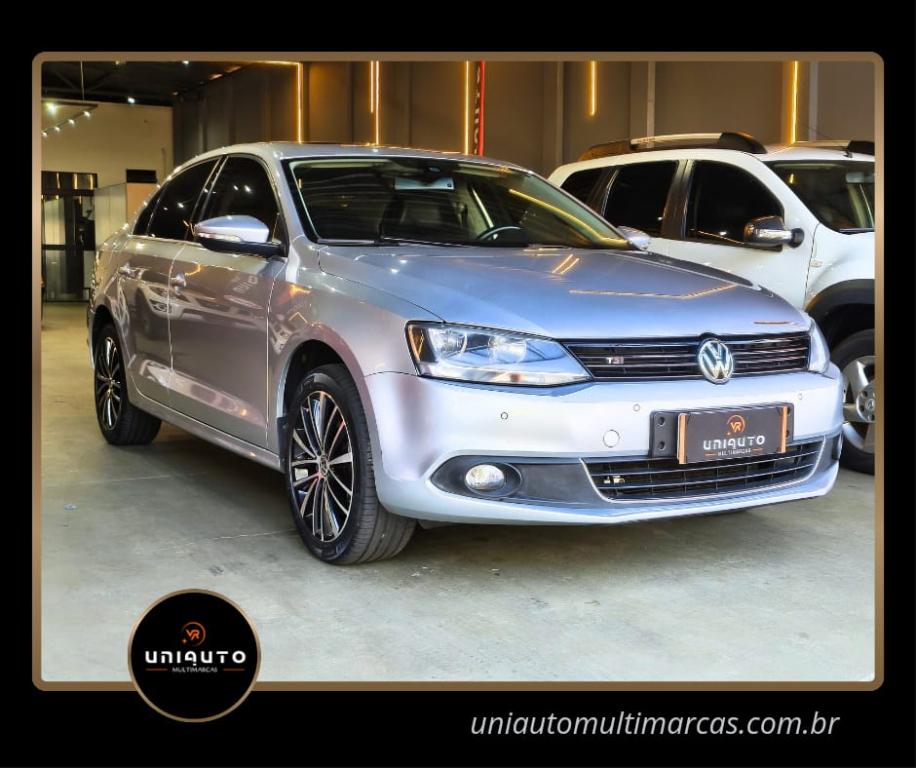 VOLKSWAGEN Jetta - Foto