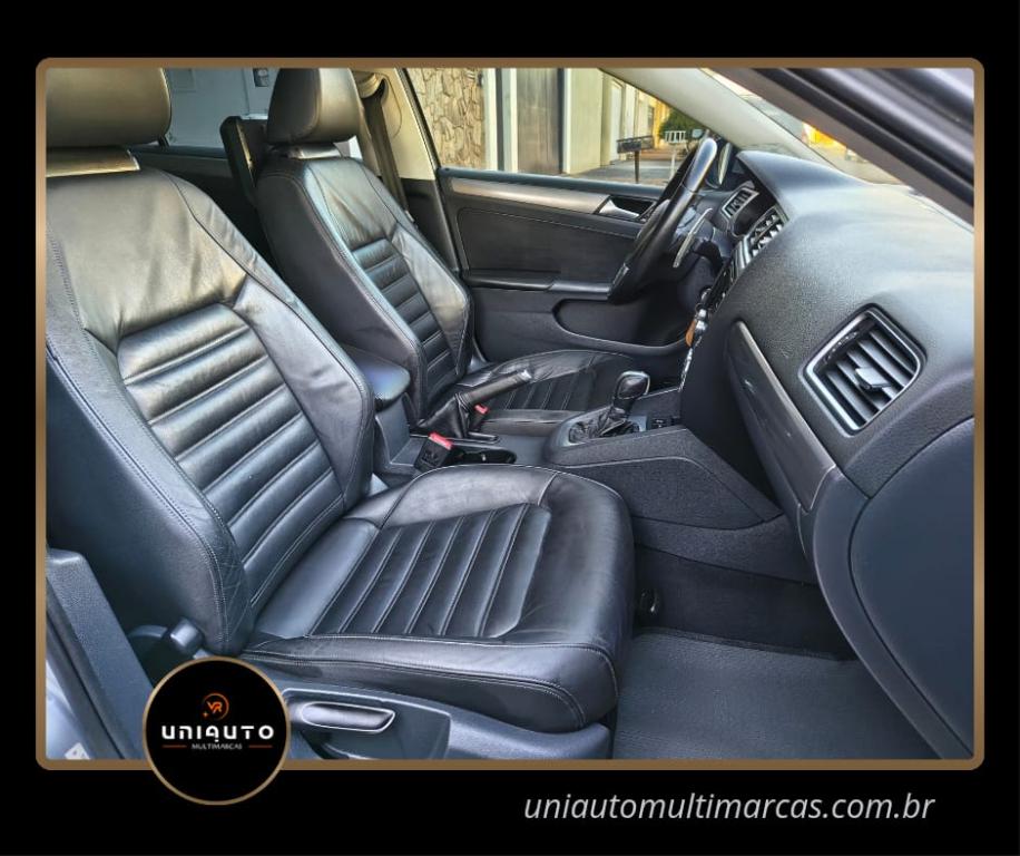 VOLKSWAGEN Jetta - Foto