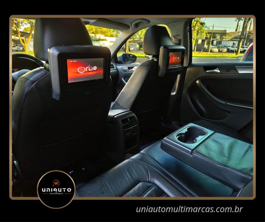 VOLKSWAGEN Jetta - Foto