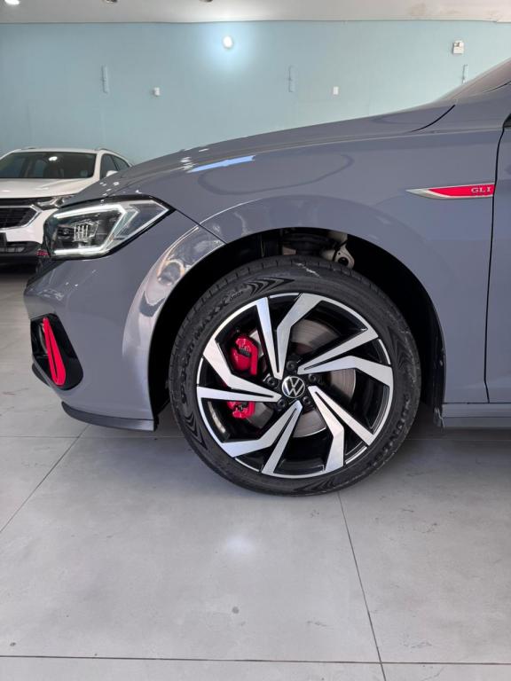 VOLKSWAGEN Jetta - Foto