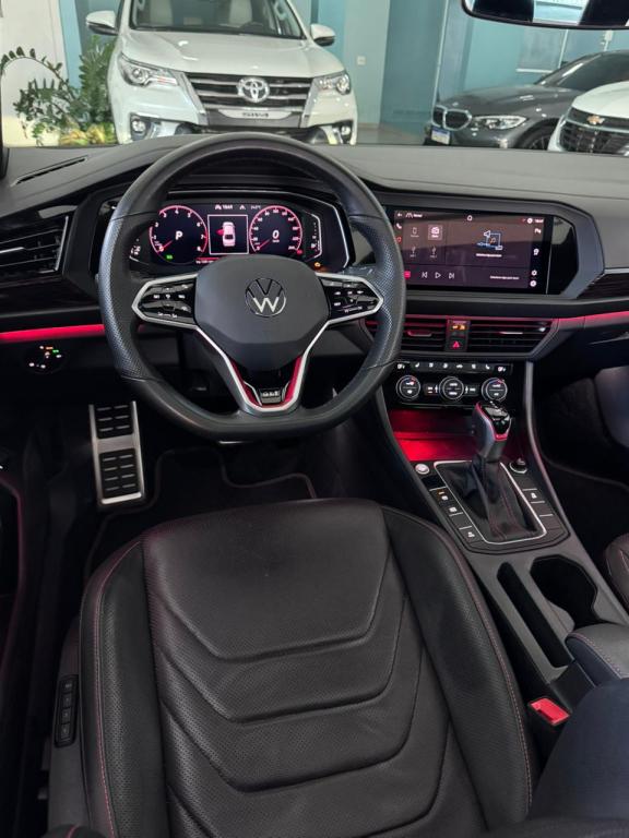 VOLKSWAGEN Jetta - Foto