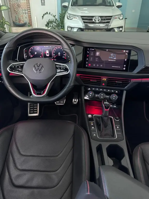VOLKSWAGEN Jetta - Foto