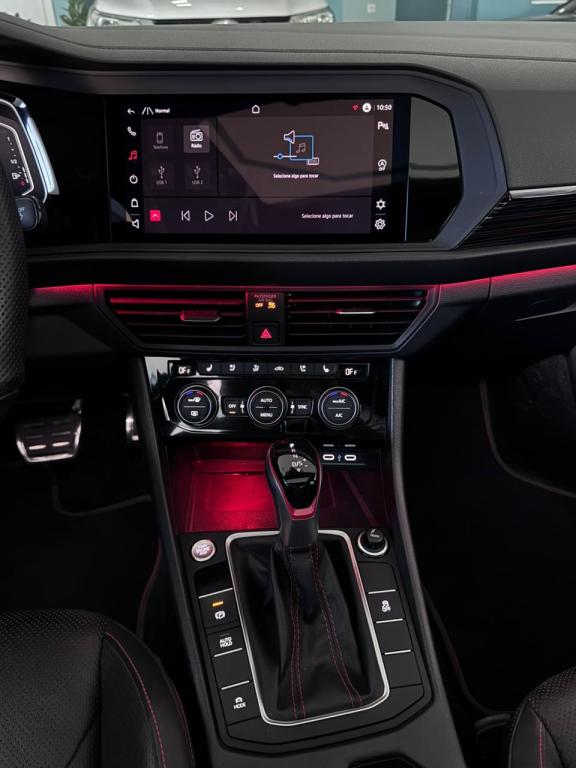 VOLKSWAGEN Jetta - Foto