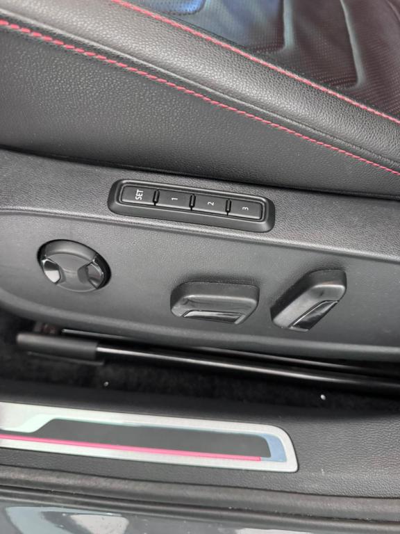 VOLKSWAGEN Jetta - Foto