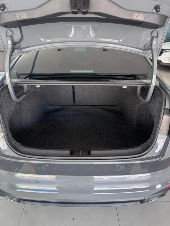 VOLKSWAGEN Jetta - Foto