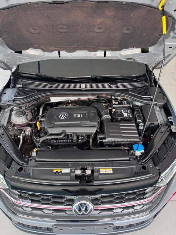 VOLKSWAGEN Jetta - Foto