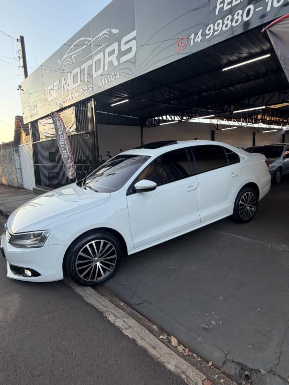 VOLKSWAGEN Jetta - Foto