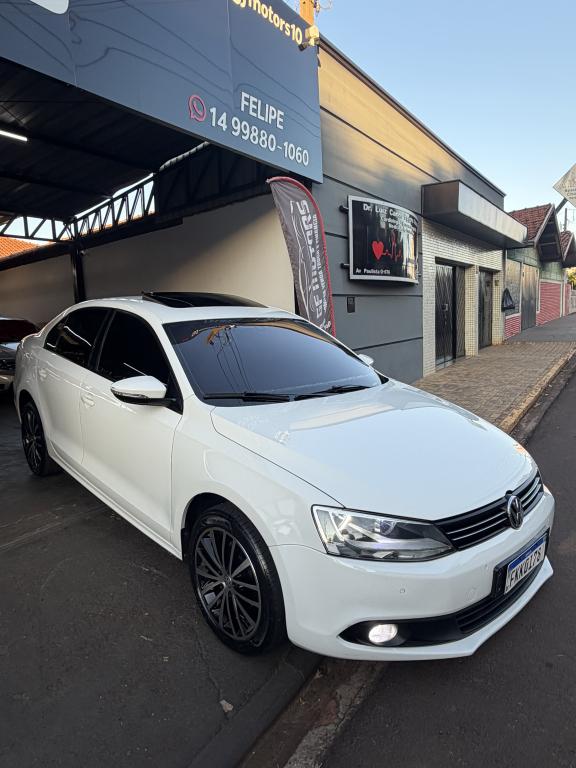 VOLKSWAGEN Jetta - Foto