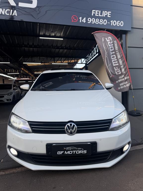 VOLKSWAGEN Jetta - Foto