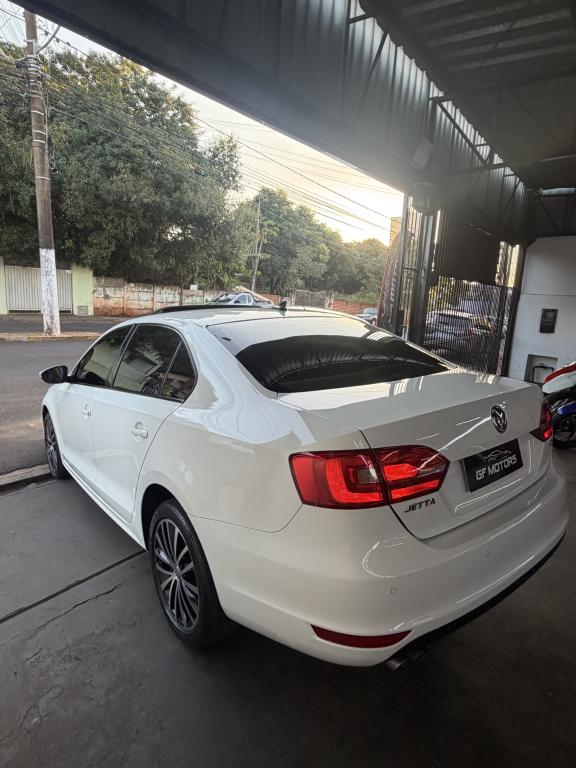 VOLKSWAGEN Jetta - Foto