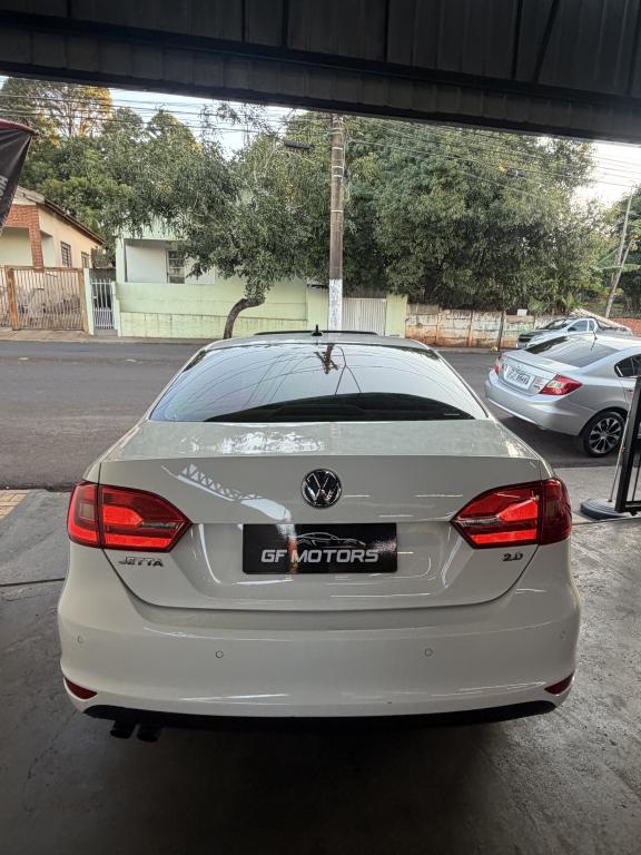 VOLKSWAGEN Jetta - Foto
