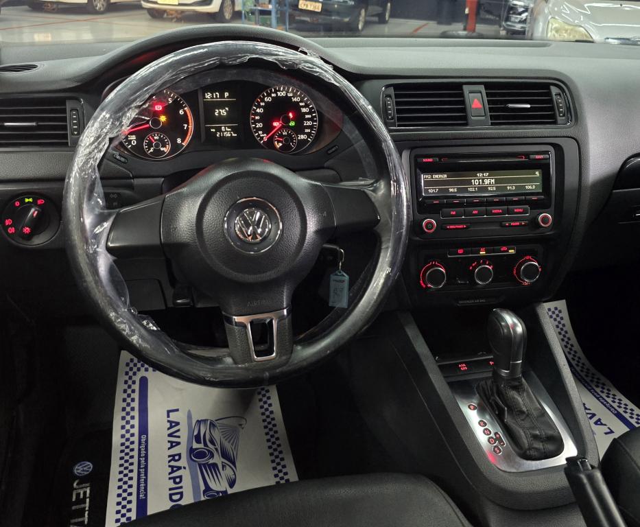 VOLKSWAGEN Jetta - Foto