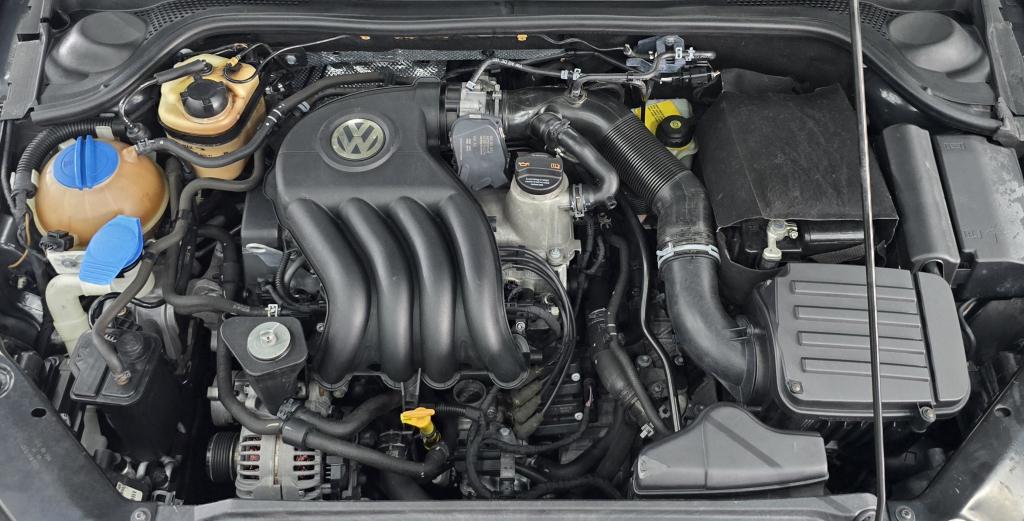 VOLKSWAGEN Jetta - Foto