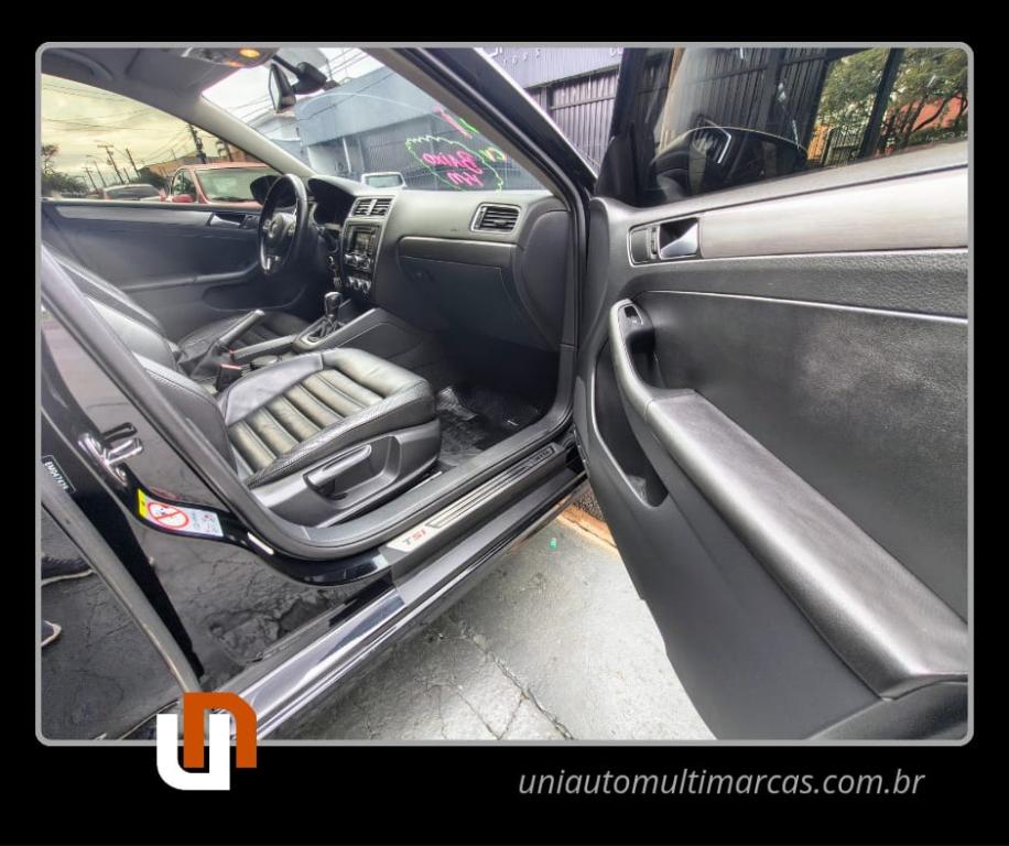 VOLKSWAGEN Jetta - Foto