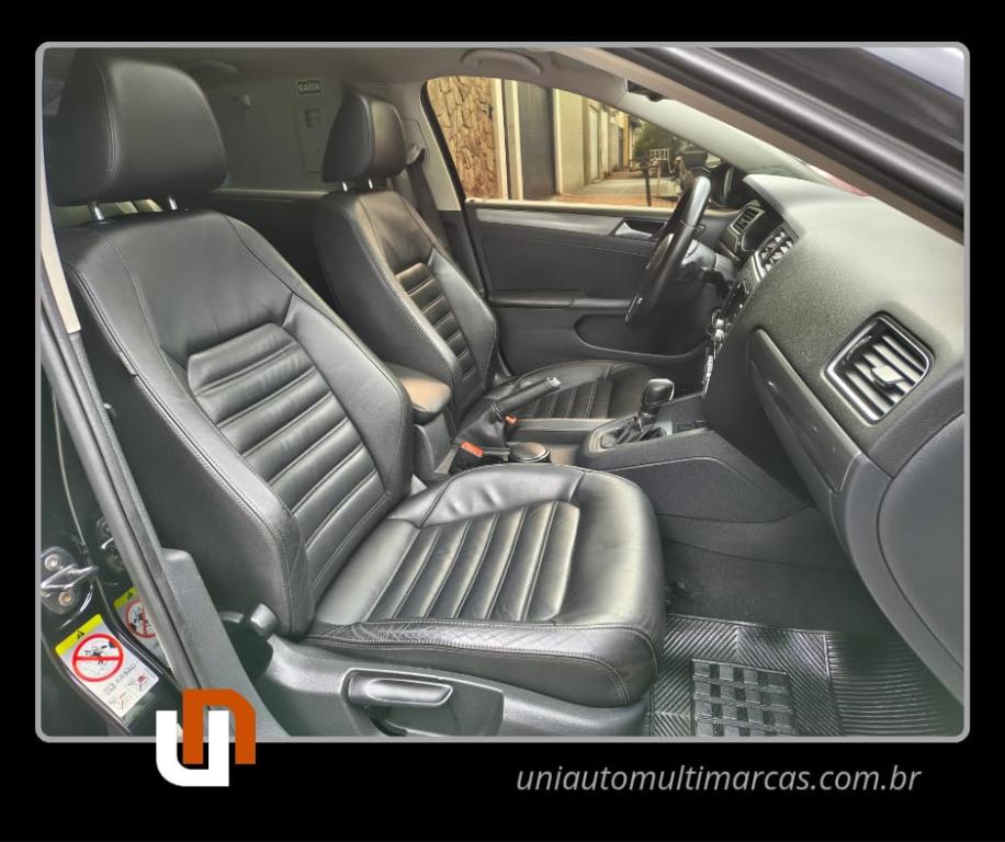 VOLKSWAGEN Jetta - Foto