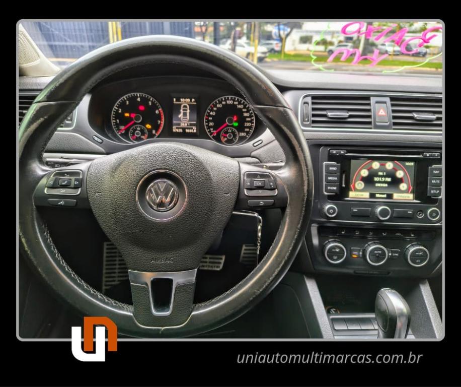 VOLKSWAGEN Jetta - Foto