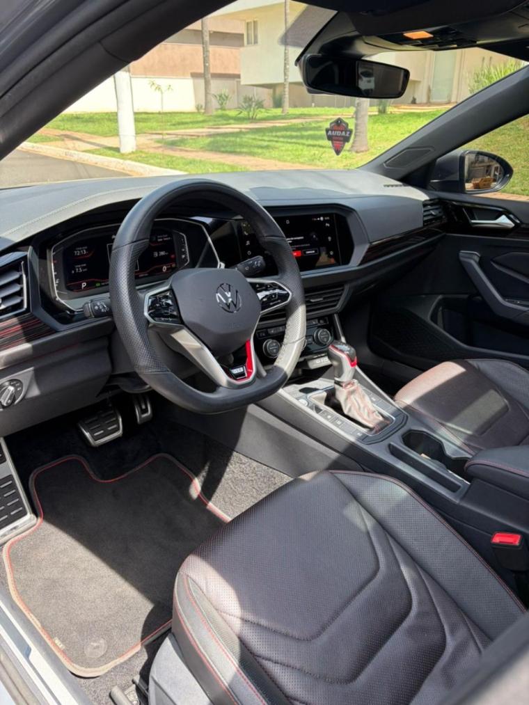 VOLKSWAGEN Jetta - Foto