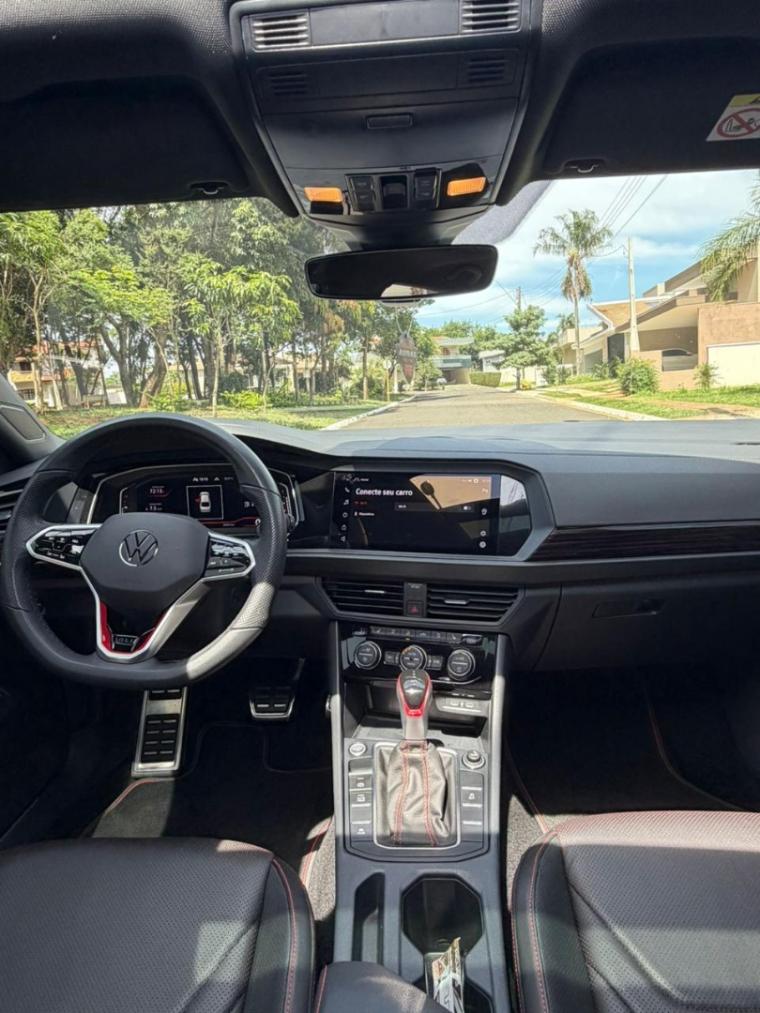 VOLKSWAGEN Jetta - Foto