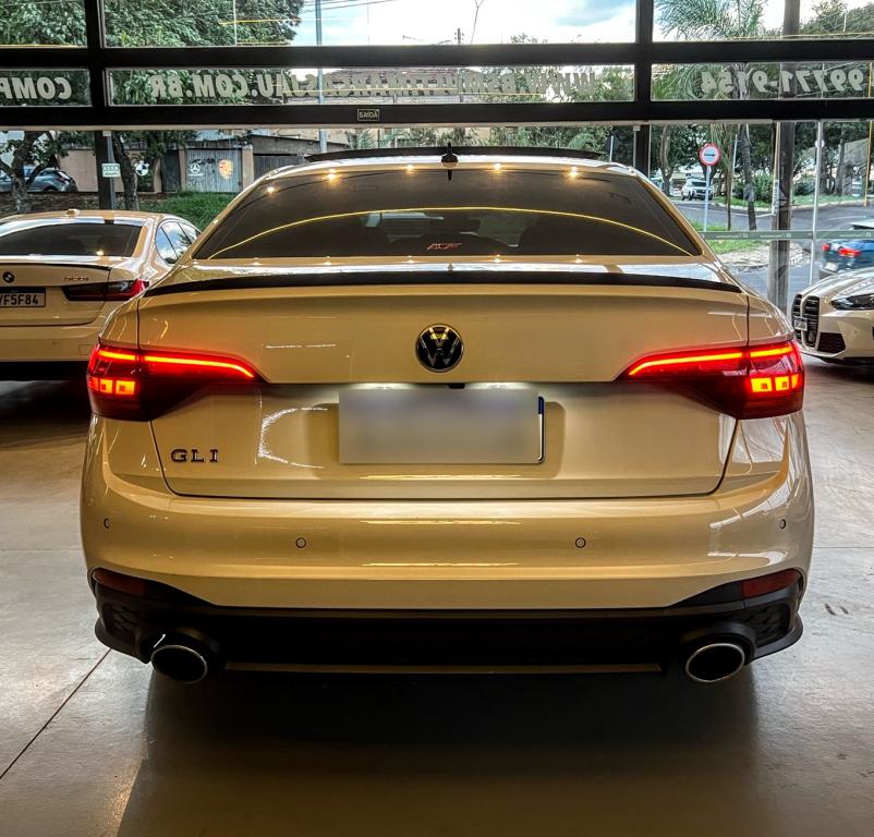 VOLKSWAGEN Jetta - Foto