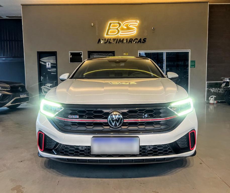 VOLKSWAGEN Jetta - Foto