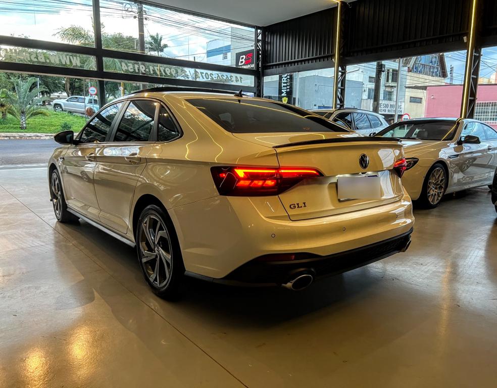 VOLKSWAGEN Jetta - Foto