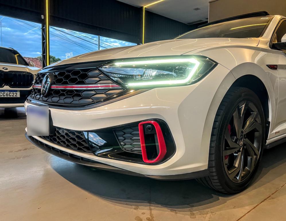 VOLKSWAGEN Jetta - Foto