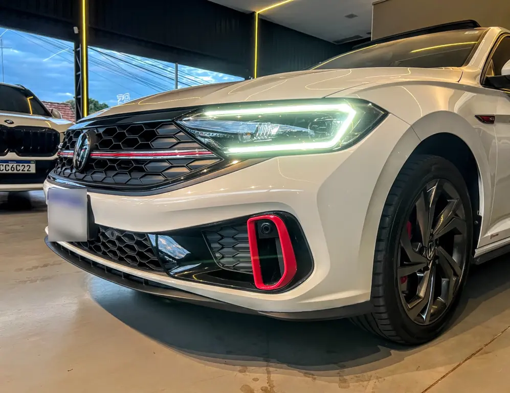 VOLKSWAGEN Jetta - Foto