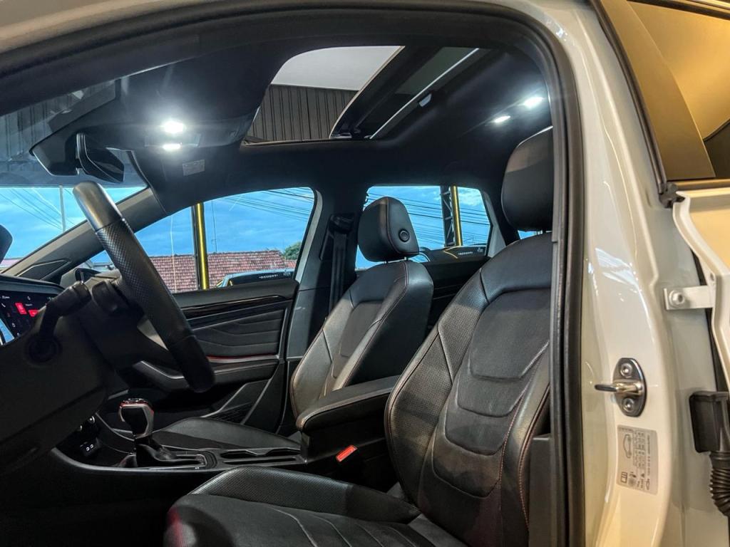 VOLKSWAGEN Jetta - Foto
