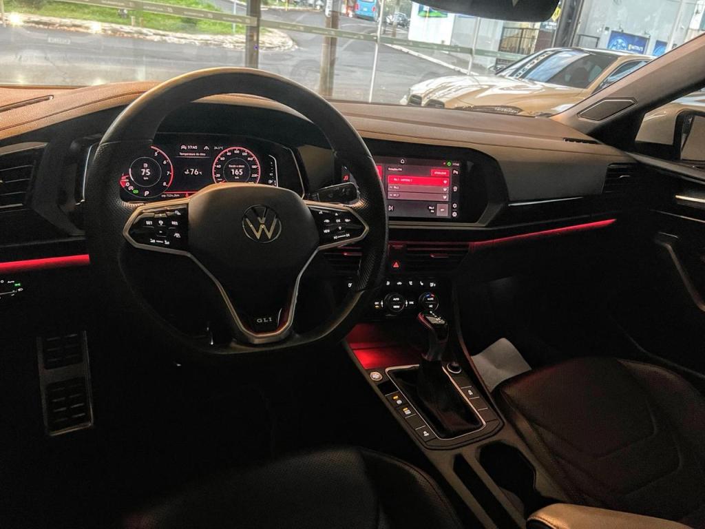 VOLKSWAGEN Jetta - Foto