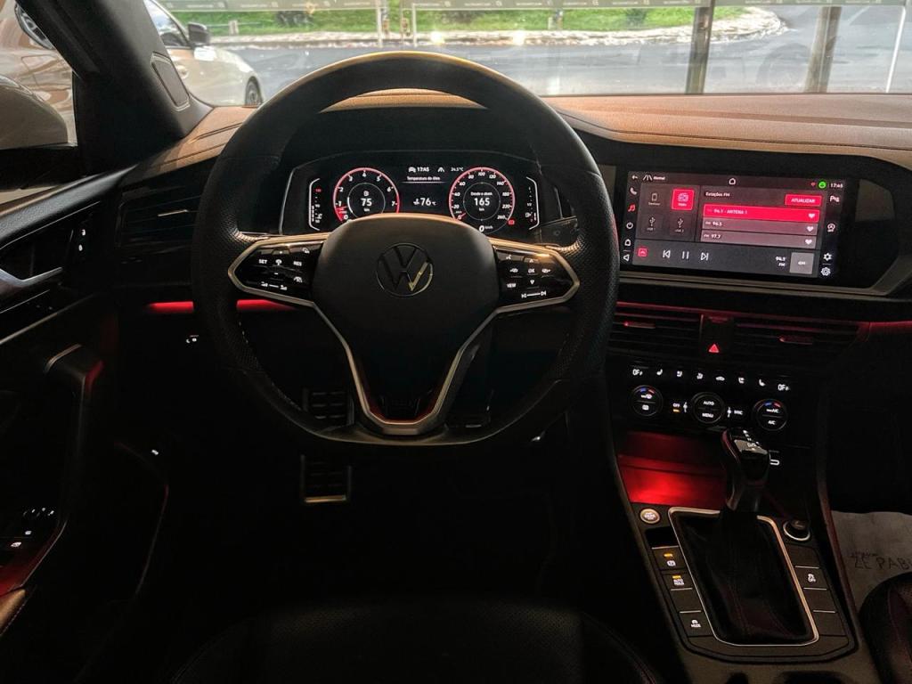 VOLKSWAGEN Jetta - Foto