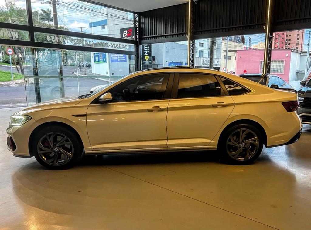 VOLKSWAGEN Jetta - Foto