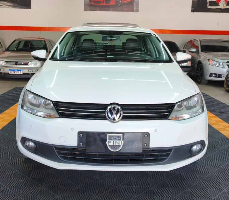 VOLKSWAGEN Jetta - Foto