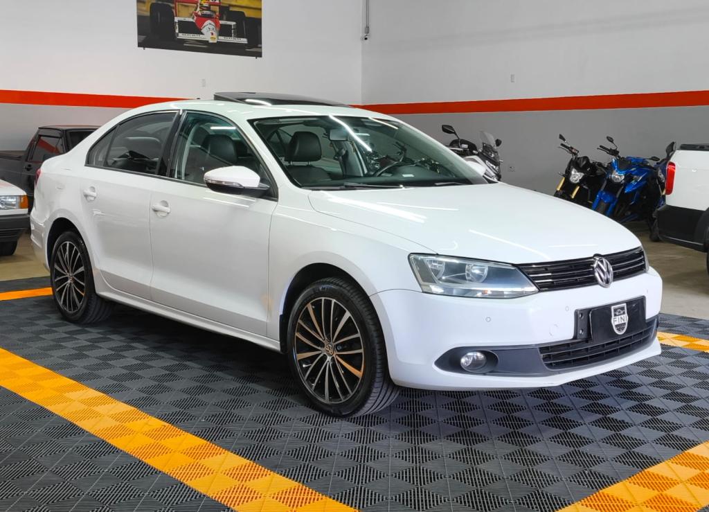 VOLKSWAGEN Jetta - Foto