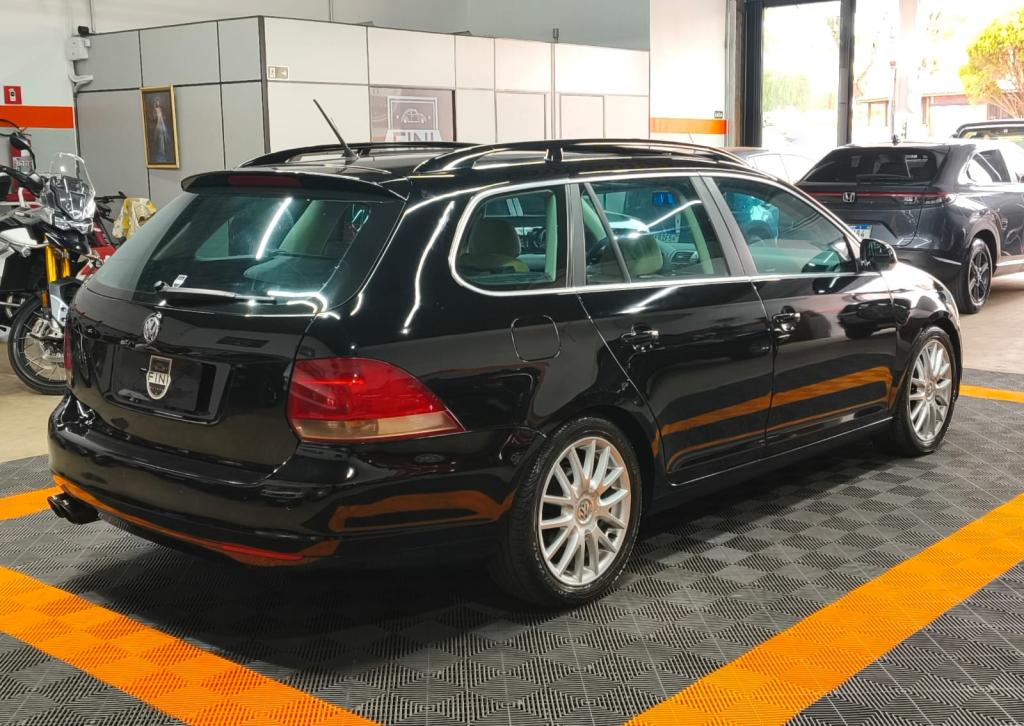 VOLKSWAGEN Jetta Variant - Foto