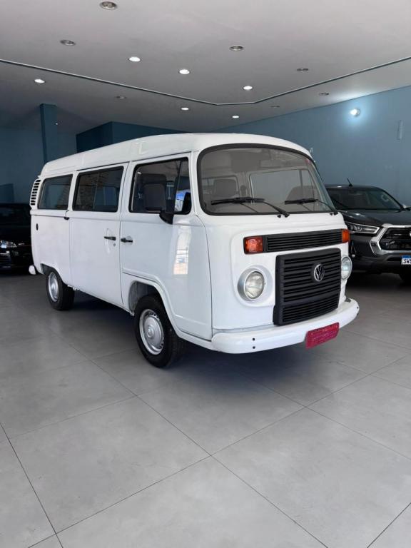 VOLKSWAGEN Kombi