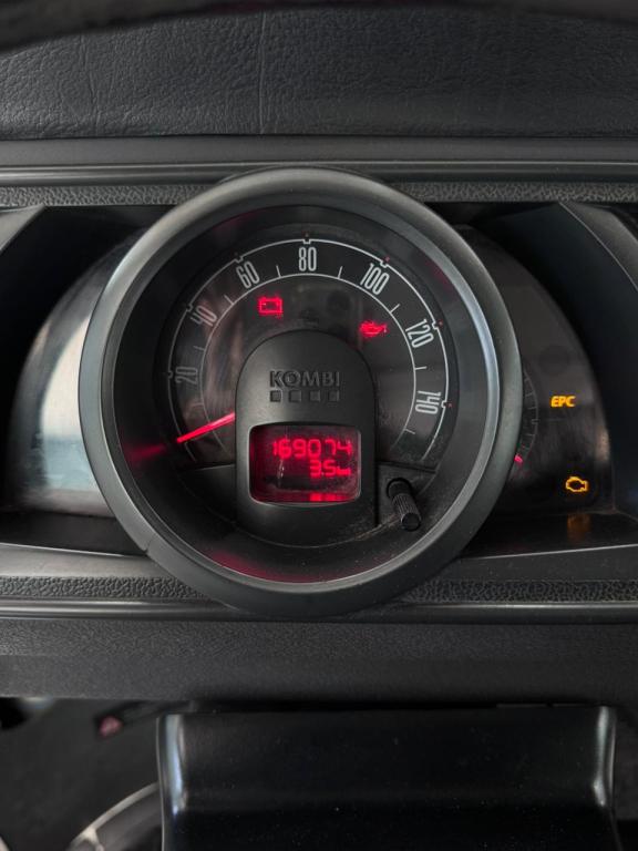 VOLKSWAGEN Kombi - Foto