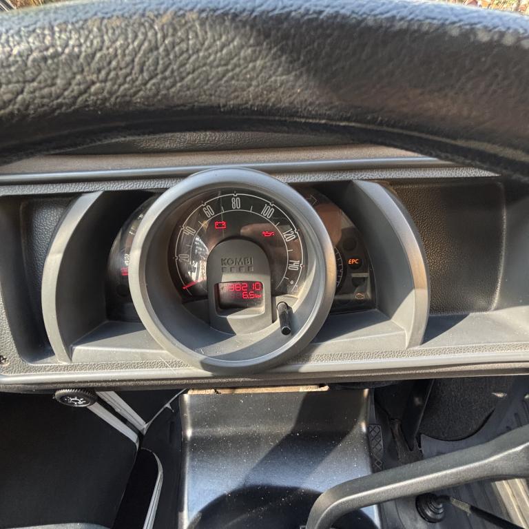 VOLKSWAGEN Kombi - Foto