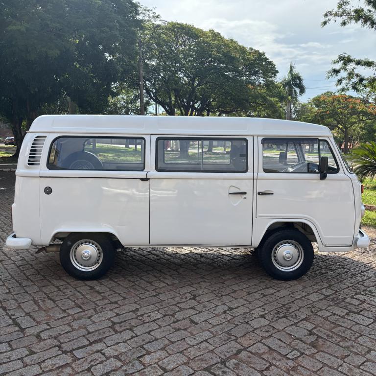 VOLKSWAGEN Kombi - Foto