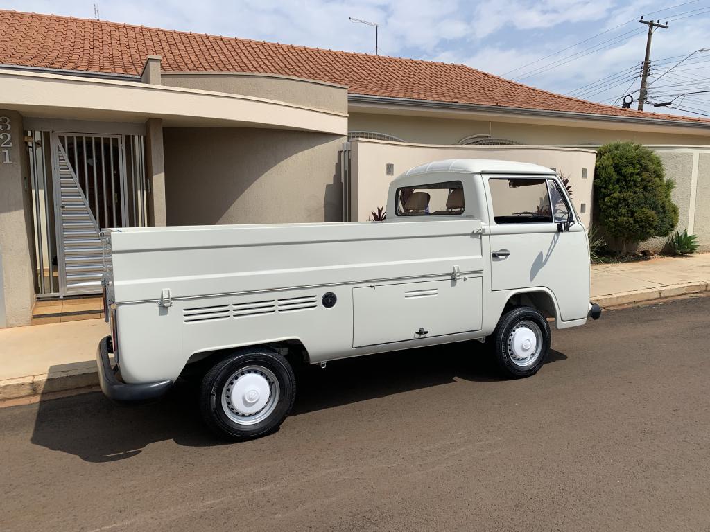 VOLKSWAGEN Kombi - Foto