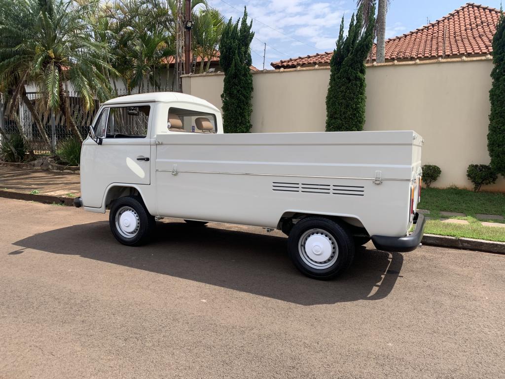 VOLKSWAGEN Kombi - Foto