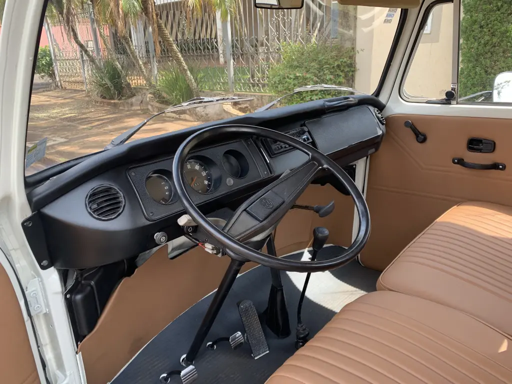 VOLKSWAGEN Kombi - Foto