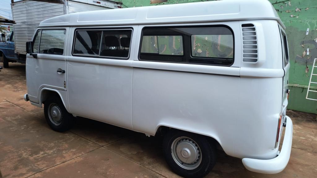 VOLKSWAGEN Kombi - Foto