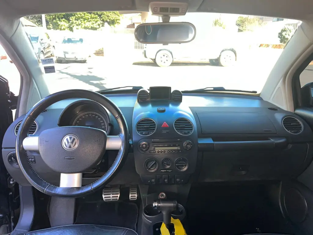 VOLKSWAGEN New Beetle - Foto