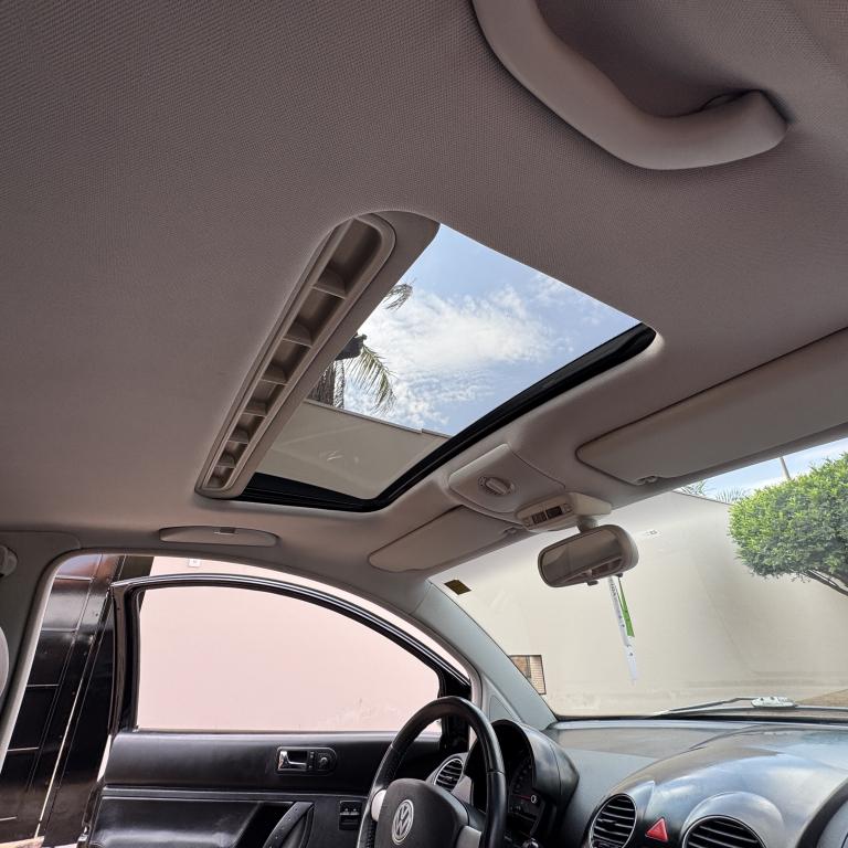 VOLKSWAGEN New Beetle - Foto