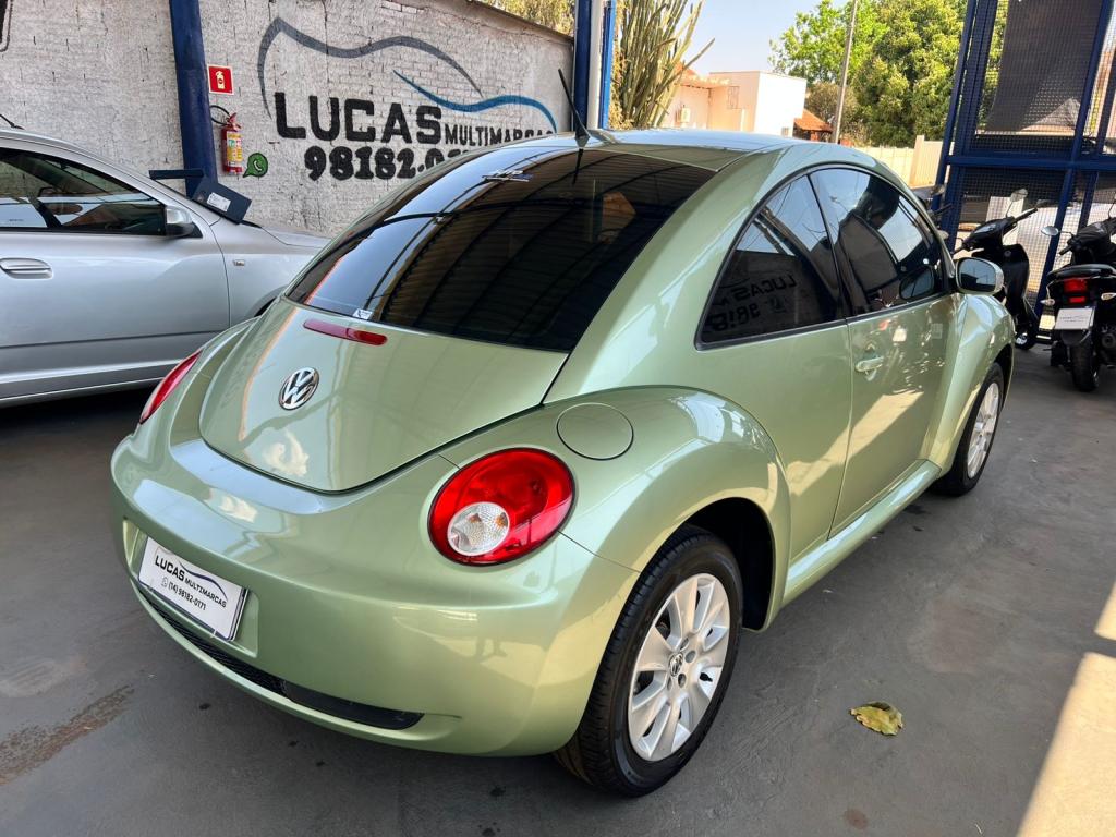 VOLKSWAGEN New Beetle - Foto
