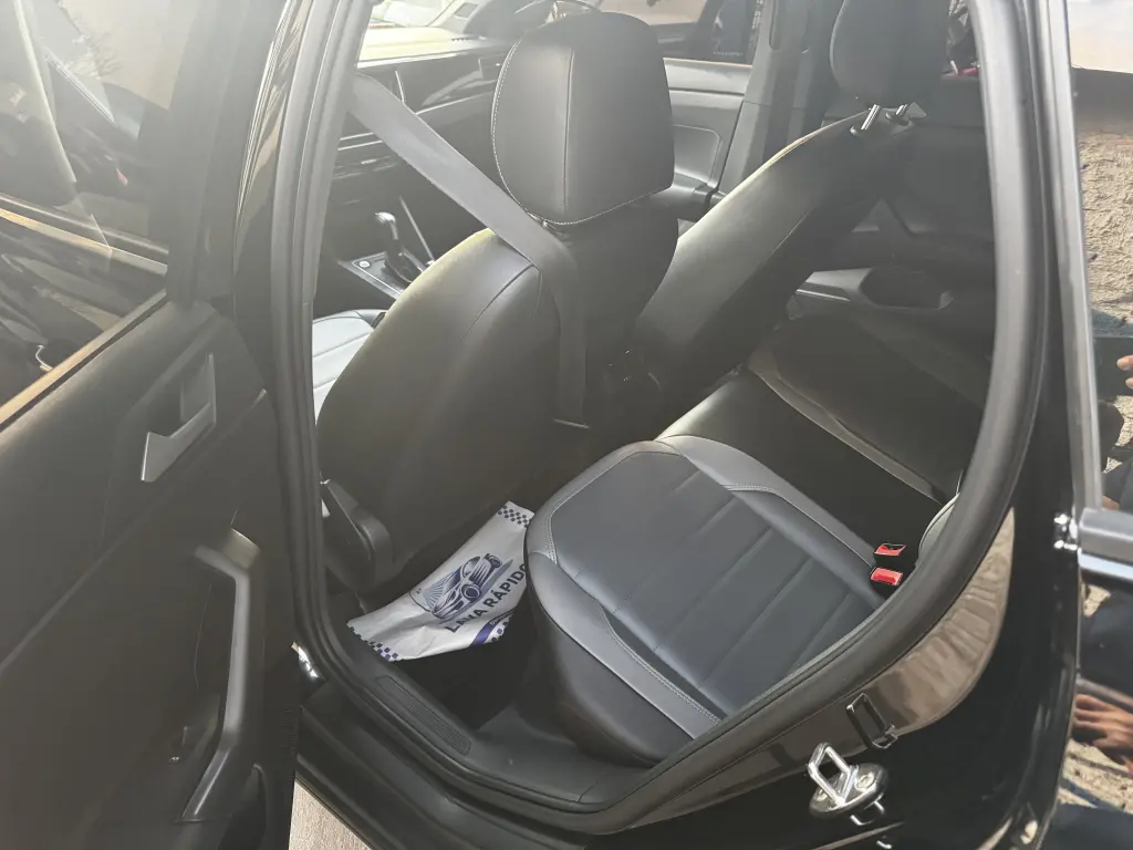 VOLKSWAGEN Nivus - Foto