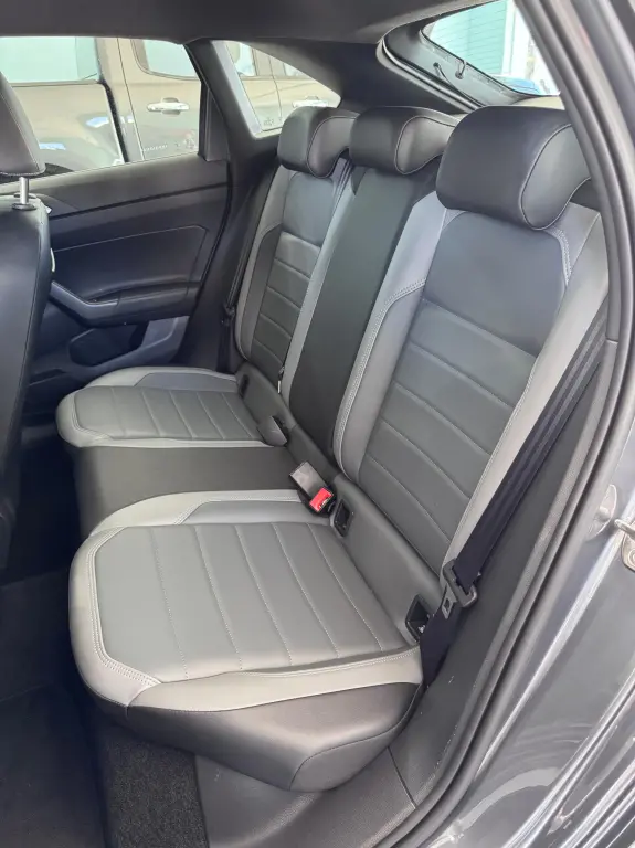 VOLKSWAGEN Nivus - Foto