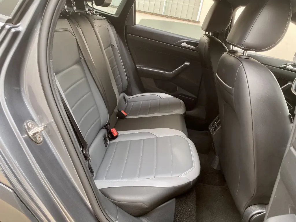 VOLKSWAGEN Nivus - Foto