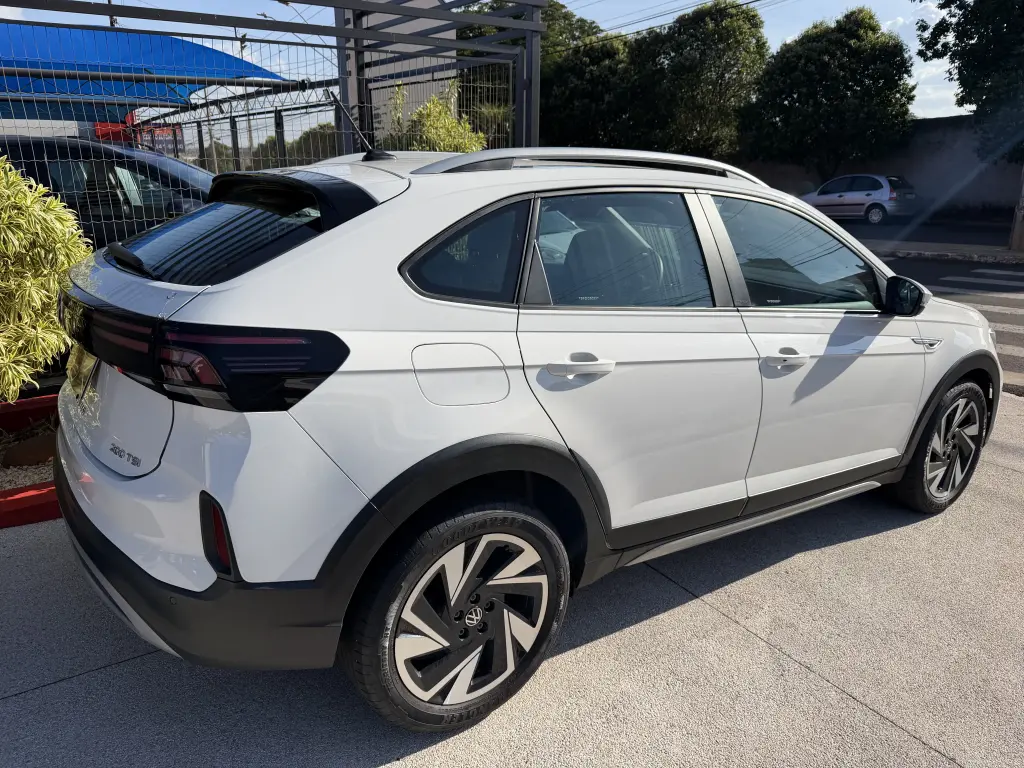 VOLKSWAGEN Nivus - Foto