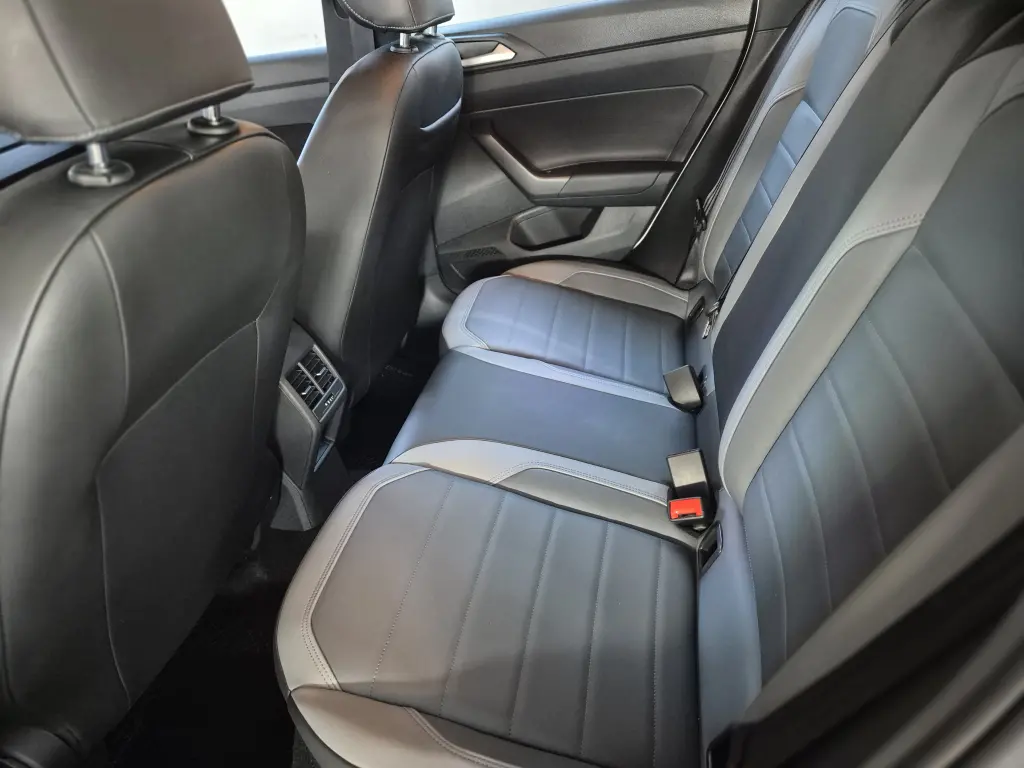 VOLKSWAGEN Nivus - Foto